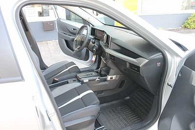 Opel Frontera 1.2 DI Hybrid 48V eDCT Edition
