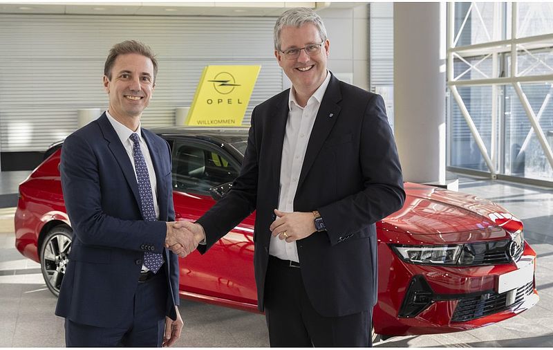 Oberbürgermeister Patrick Burghardt zu Besuch bei Opel